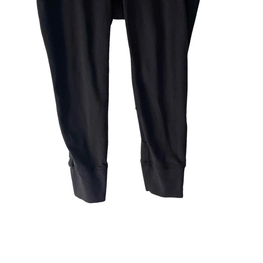 Athleta Women's Size XS Relay Crop‎ Black Yoga Activewear Pants